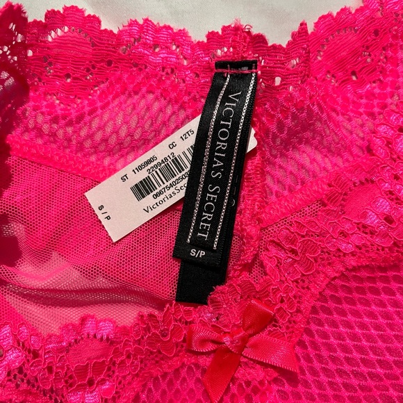 Victoria’s Secret Hot Pink Panties 🩲 - Picture 7 of 11